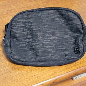 Lululemon Everywhere Belt Bag 1L Perfect shape